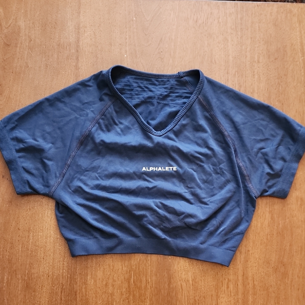 Alphalete V-Neck Cropped Shirt